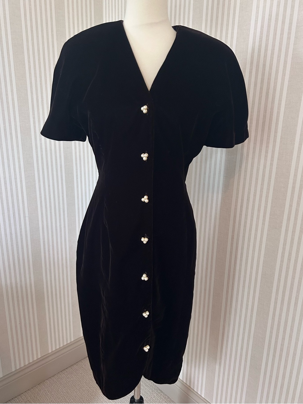 Vtg Ms Chaus Black Velvet Pearl Button Front Dress Sz 8 Pearl Buttons 1980s